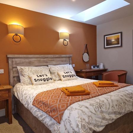 The Pelican Inn Devizes Bagian luar foto