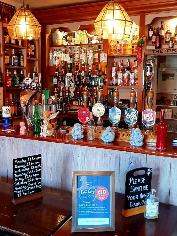 The Pelican Inn Devizes Bagian luar foto