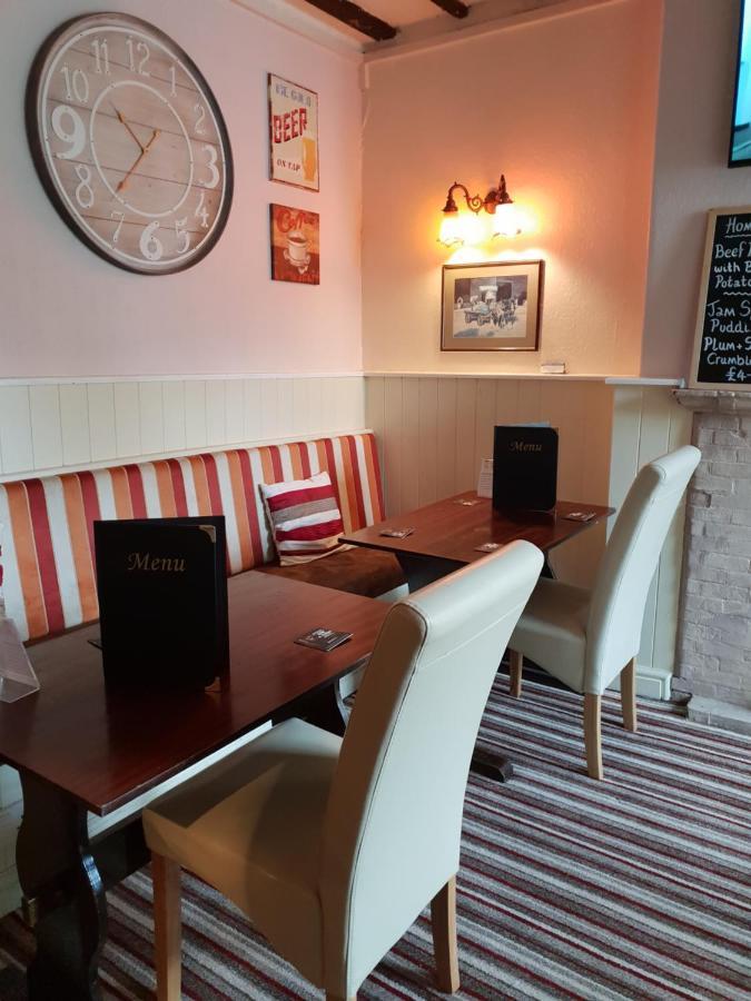 The Pelican Inn Devizes Bagian luar foto
