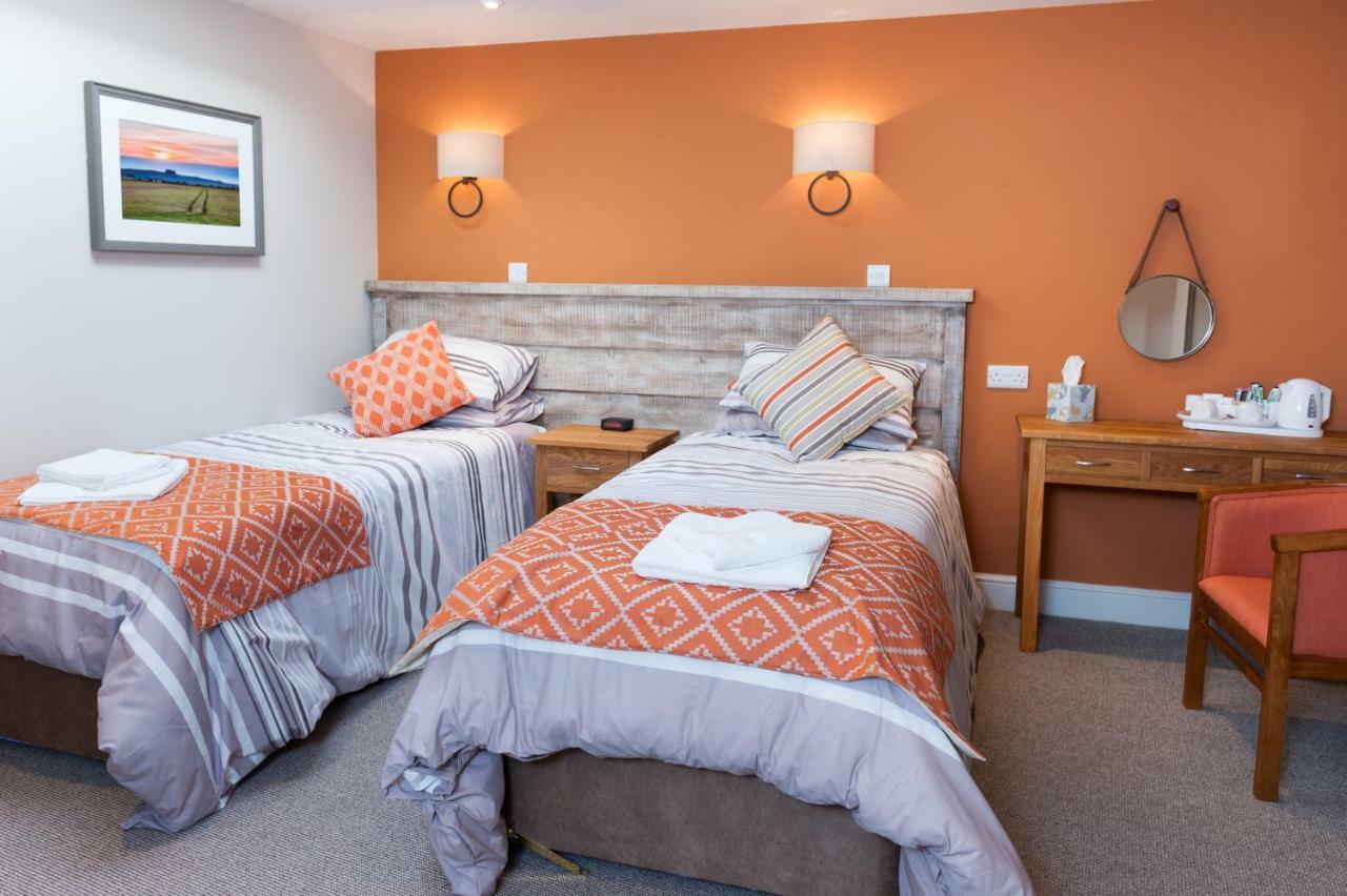 The Pelican Inn Devizes Bagian luar foto