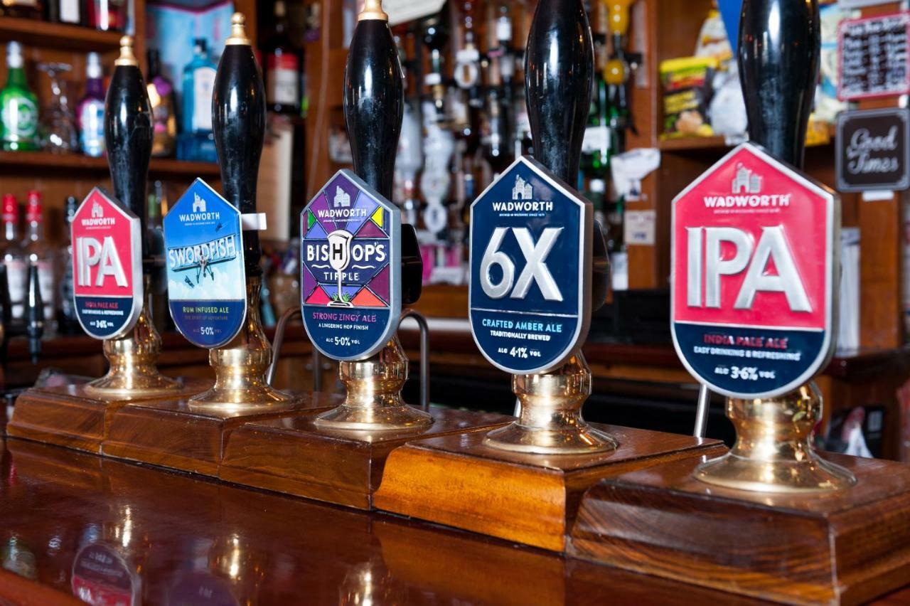 The Pelican Inn Devizes Bagian luar foto